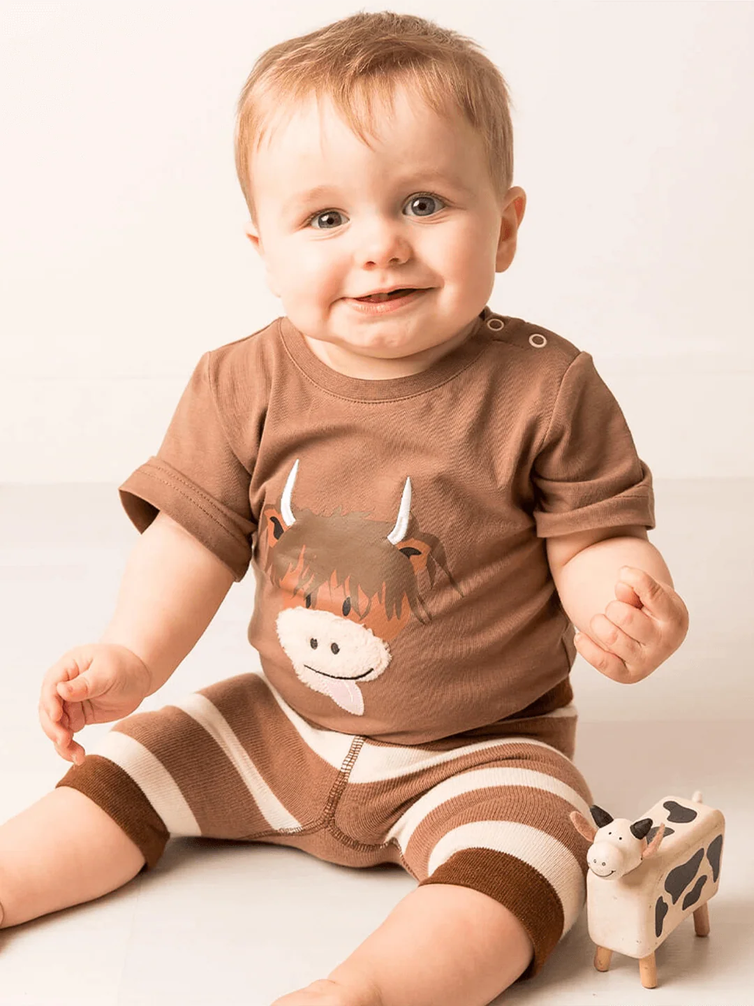Blade & Rose Neutral Highland Cow Tee