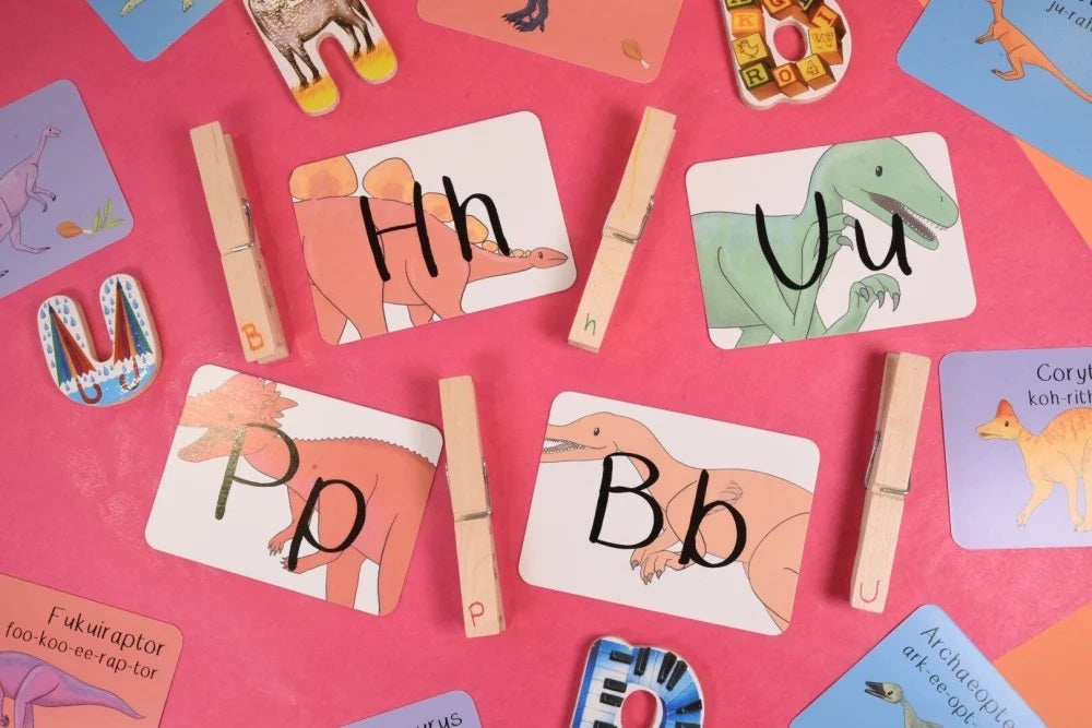 Alphabet of Amazing Dinosaurs Flash Cards image 3