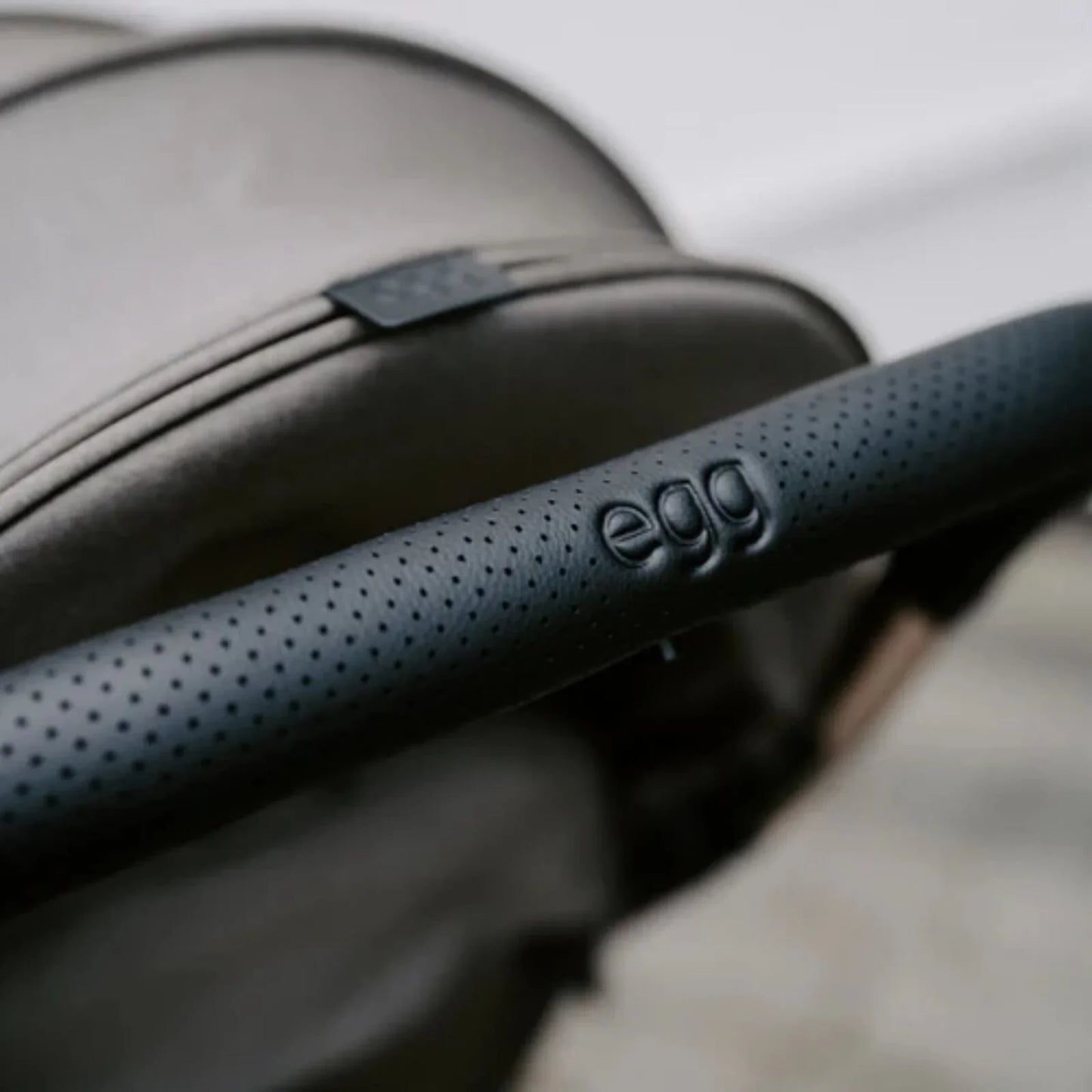 eggZ® Stroller - Carbonite