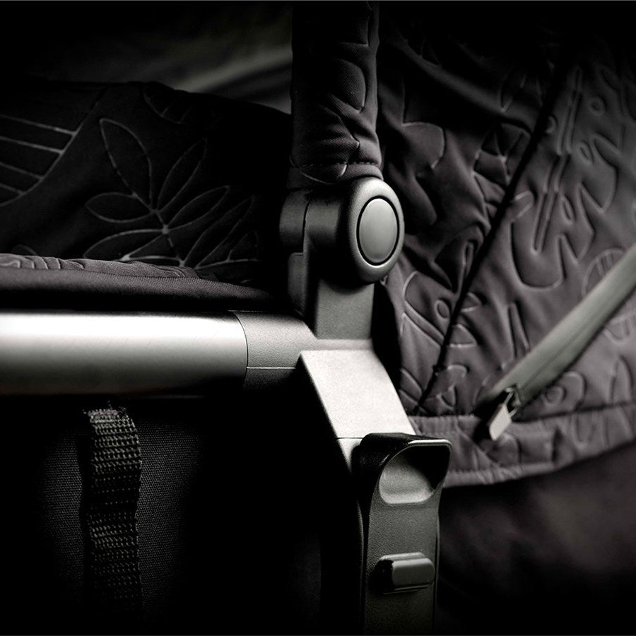 Jané Limited Edition Crosslight Pro Carbon 3in1 Travel System with Lightweight Carbon Fibre Chassis