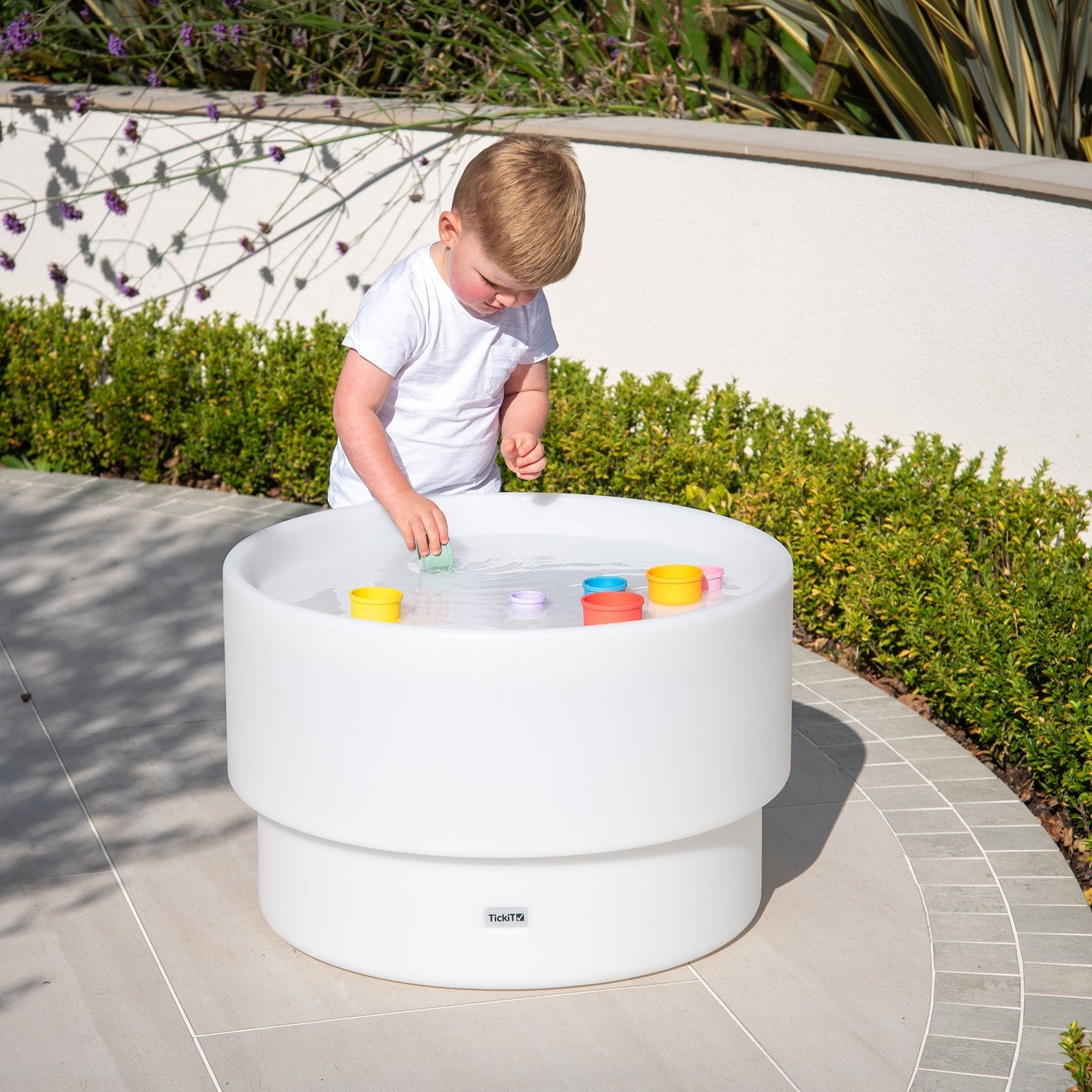 Discovery Glow Table