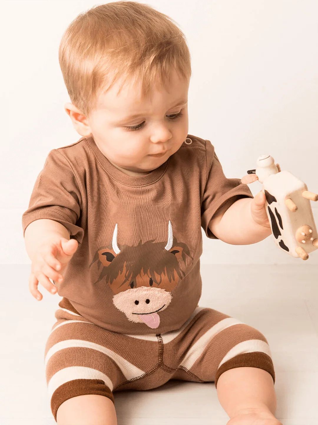 Blade & Rose Neutral Highland Cow Tee