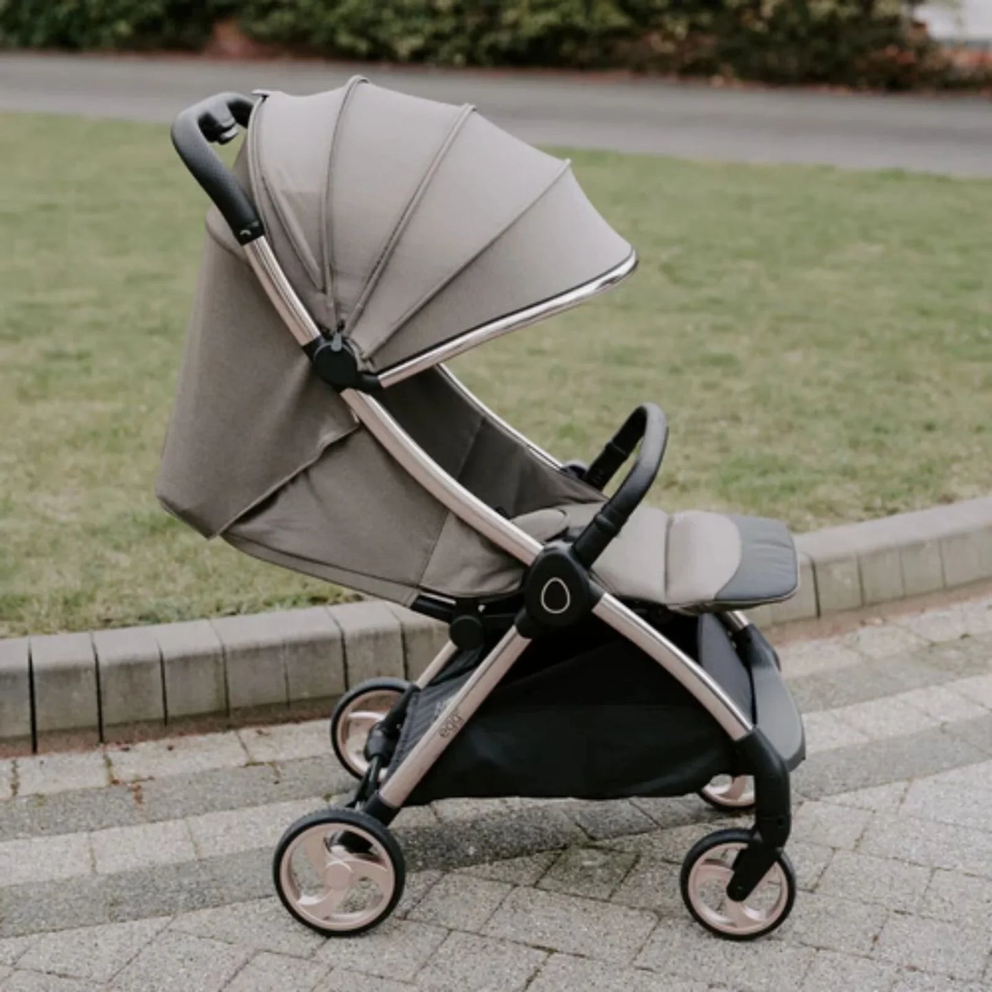 eggZ® Stroller - Carbonite